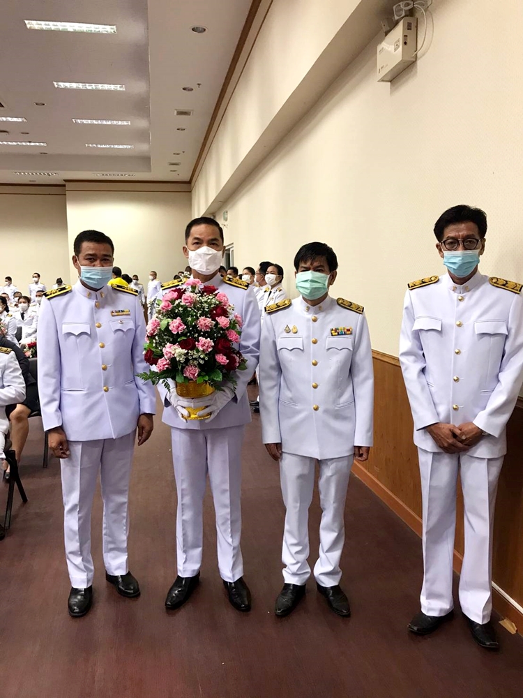 ﻿สำนักงานบังคับคดีกลุ่มจังหวัดที่ 4 (Sandbox) ร่วมพิธีวางพานพุ่มดอกไม้ถวายราชสักการะ เนื่องในวันพระบาทสมเด็จพระพุทธยอดฟ้าจุฬาโลกมหาราช และวันที่ระลึกมหาจักรีบรมราชวงศ์ ประจำปี 2564